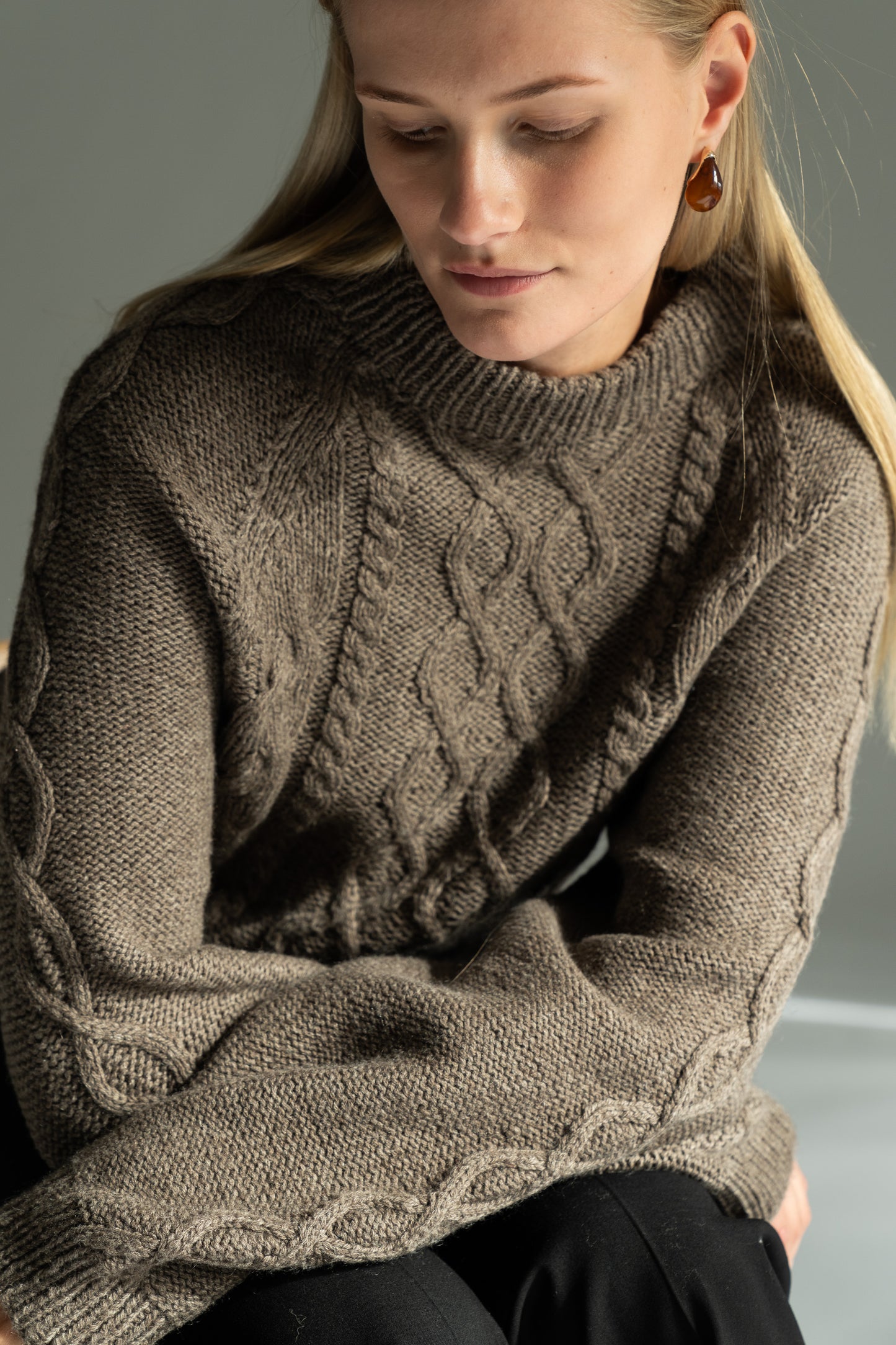 YAK Handknit Cable Sweater - Oat Brown
