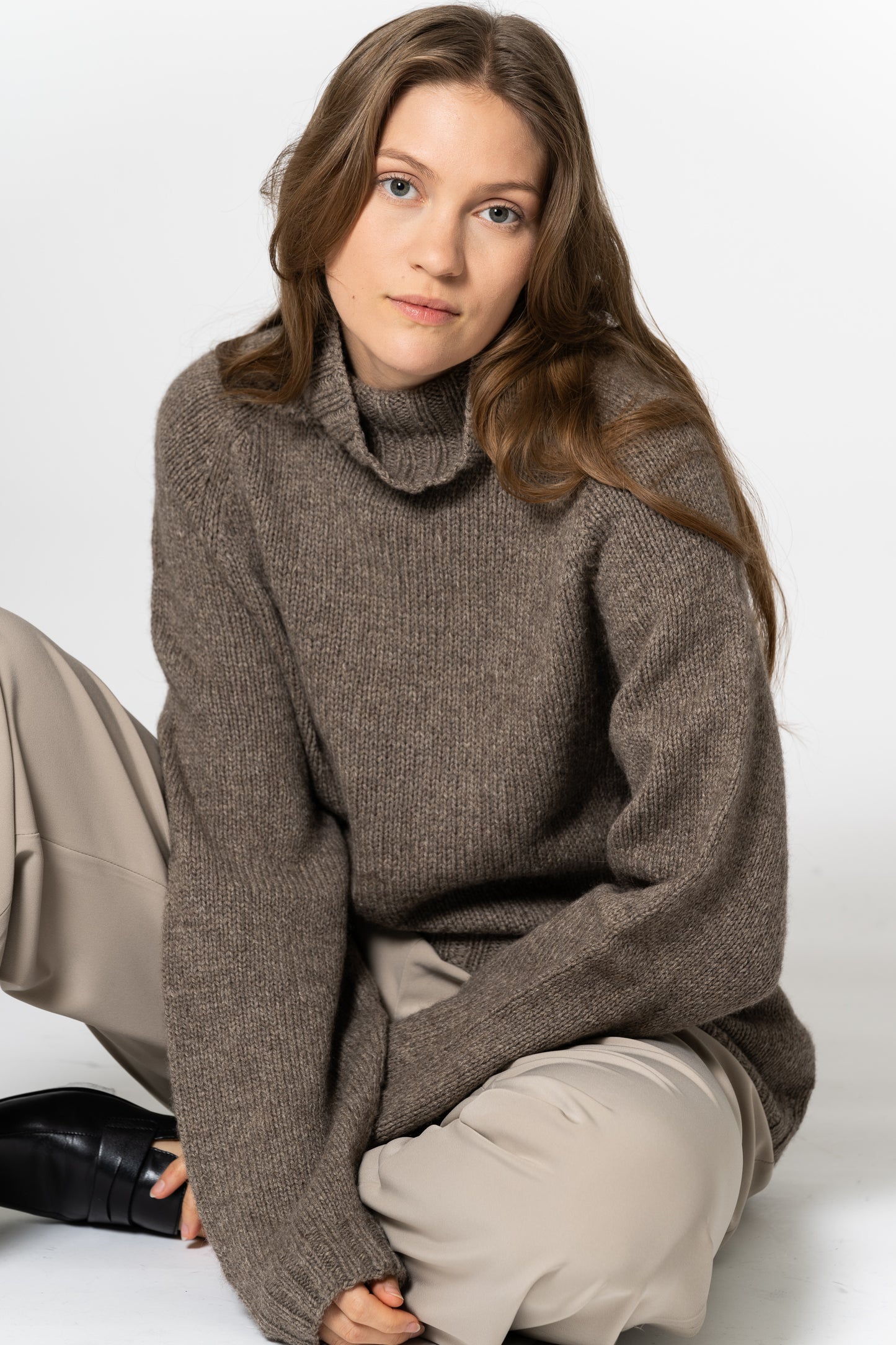 YAK Handknit Turtleneck - Oat Brown