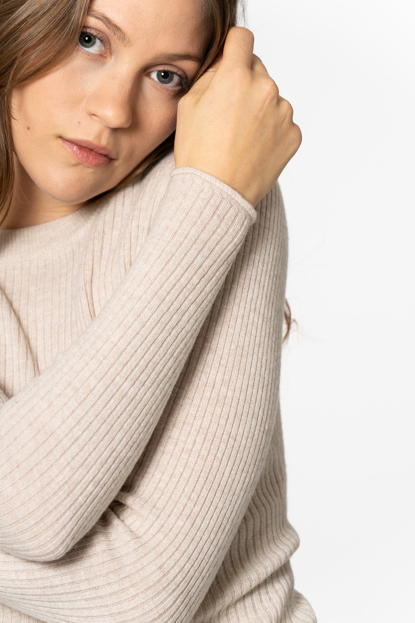 MERINO Fitted Rib Sweater - Almond White