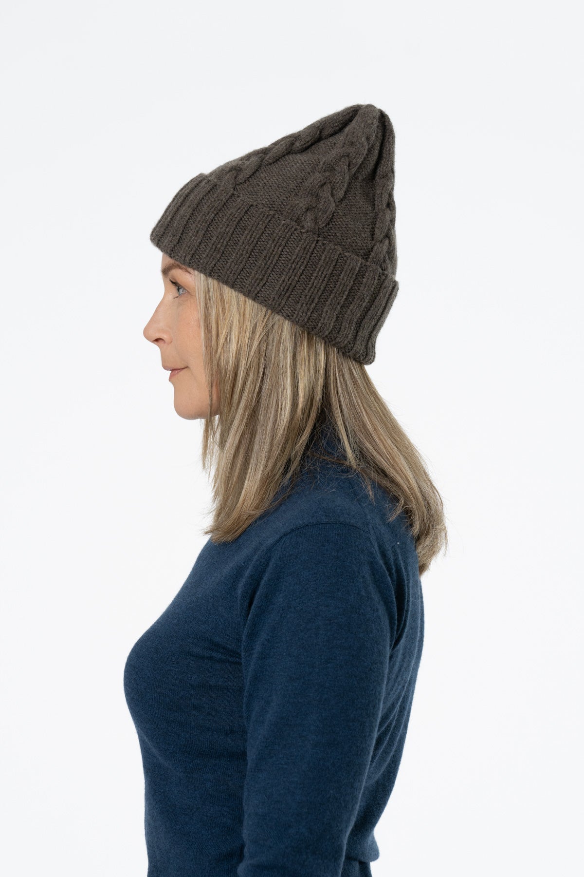 MERINO Handknit Cable Hat - Mulch Brown