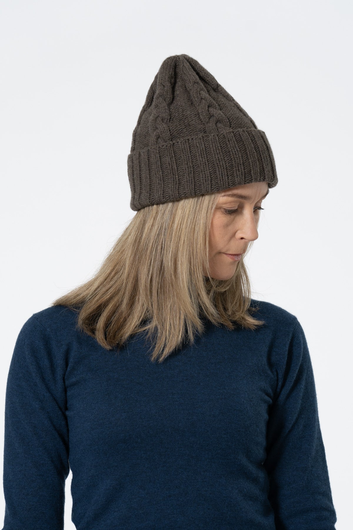 MERINO Handknit Cable Hat - Mulch Brown