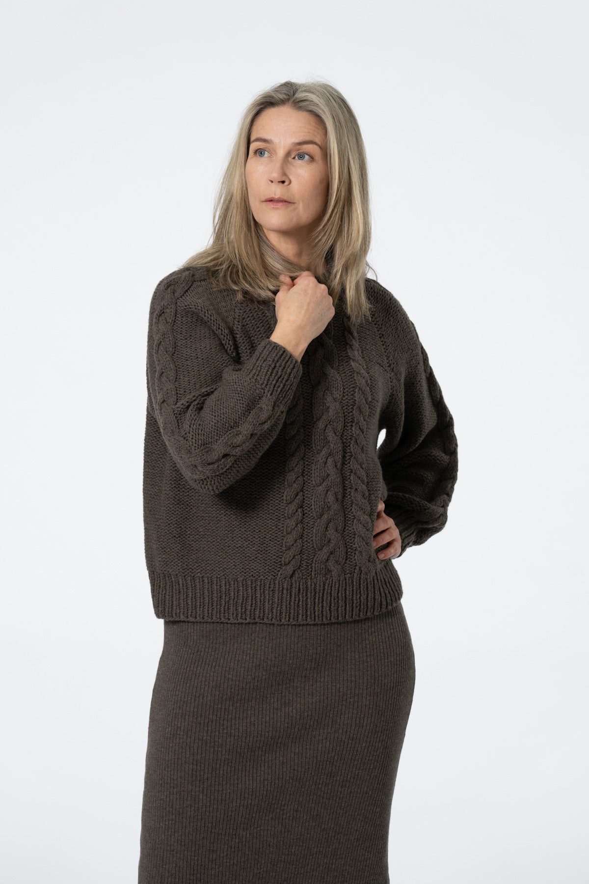 MERINO Handknit Cable Sweater - Mulch Brown