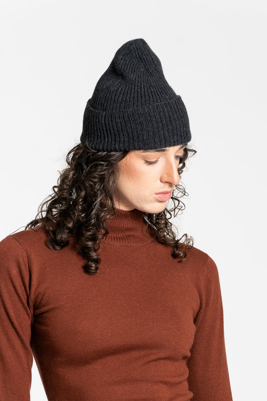 MERINO Handknit Rib Hat - Onyx Grey