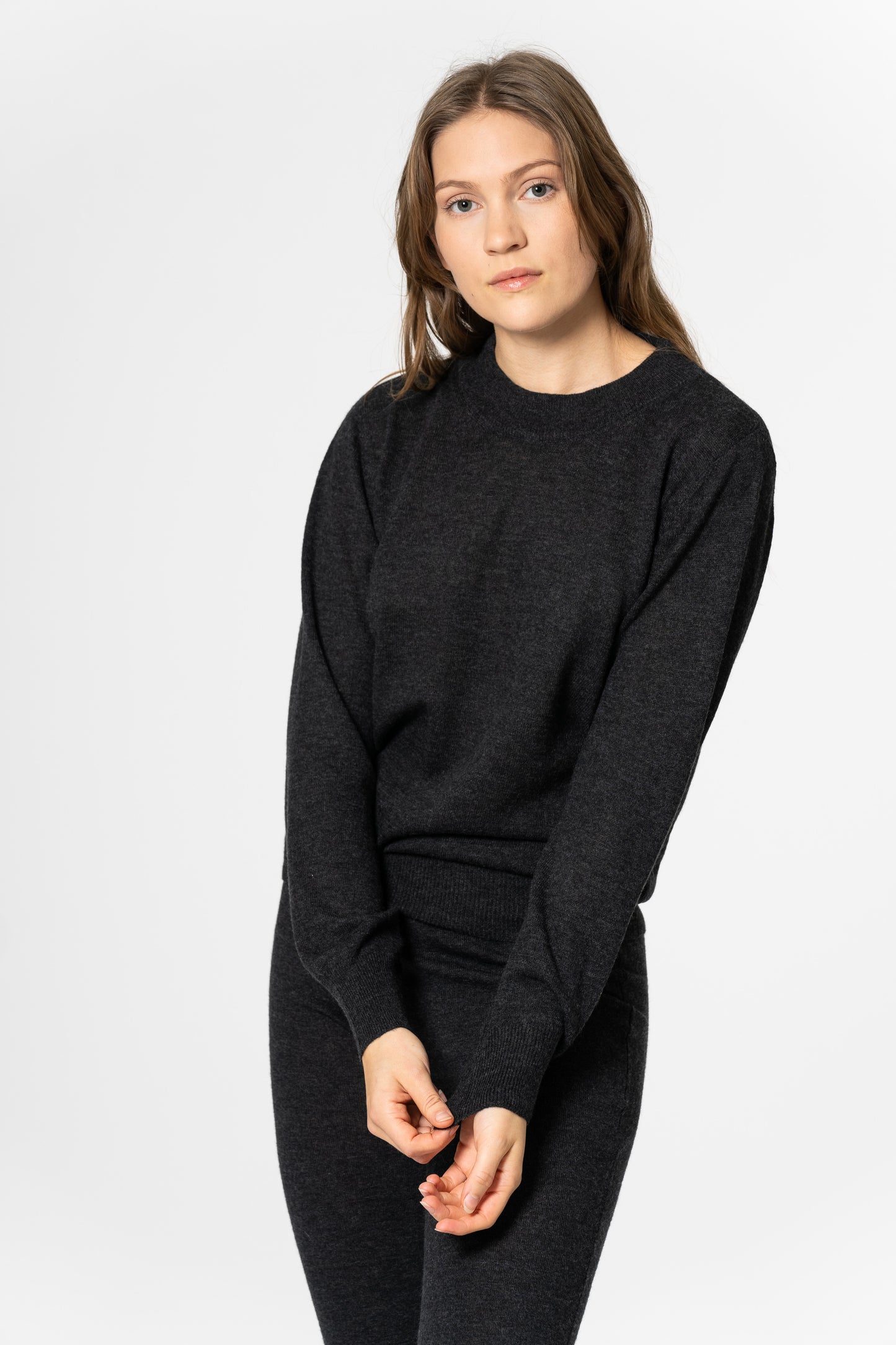 MERINO O-Neck Sweater - Onyx Grey