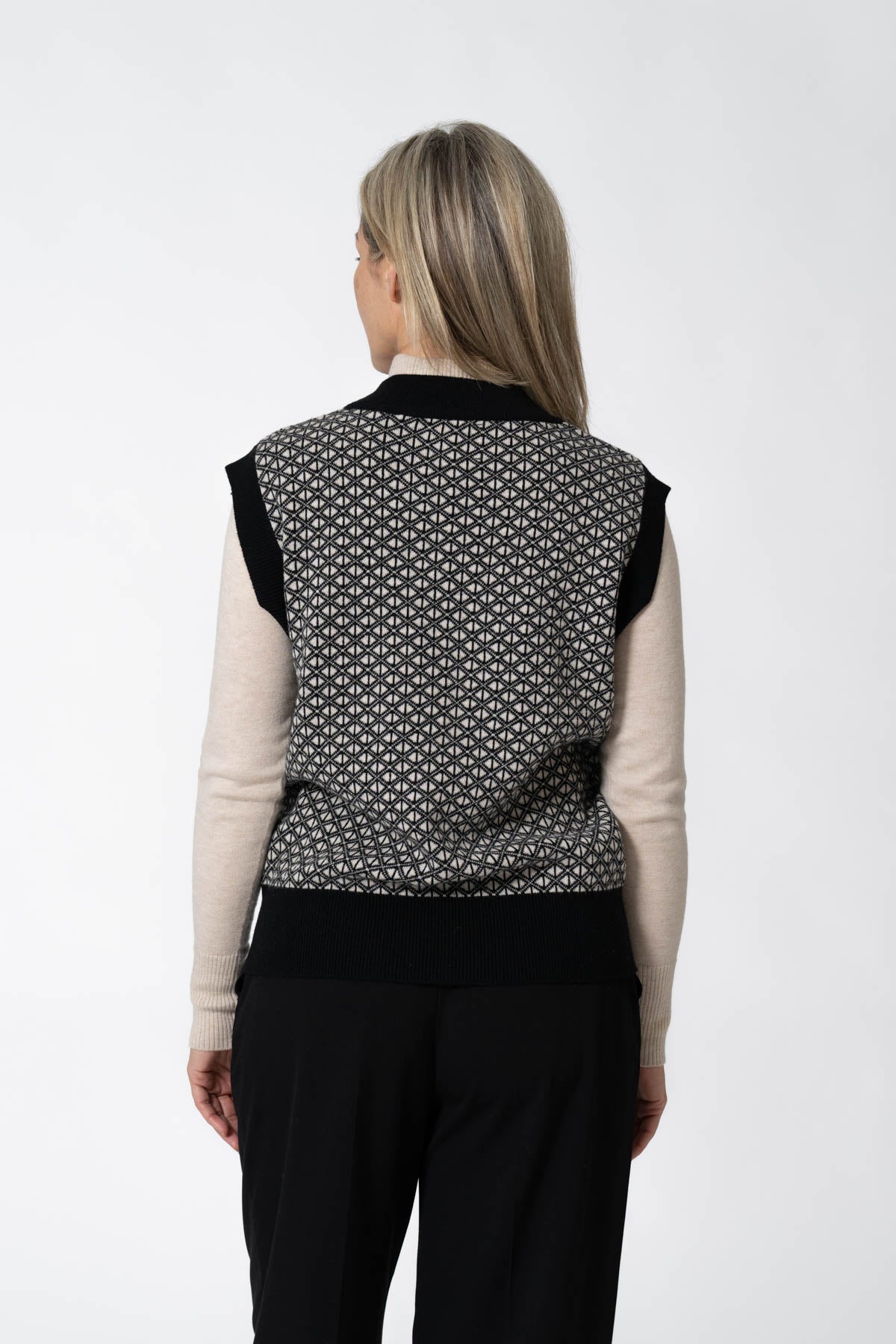 MERINO Dhaka Vest - Black