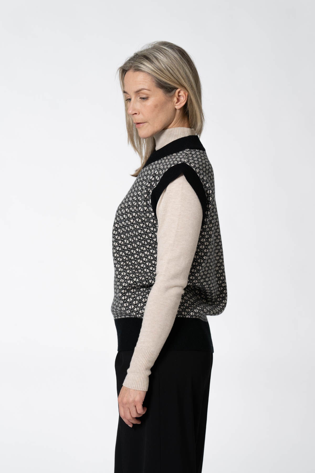 MERINO Dhaka Vest - Black