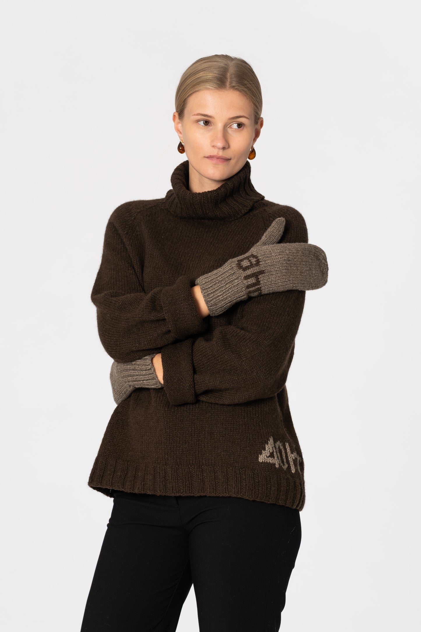 YAK Handknit Mittens - Oat Brown