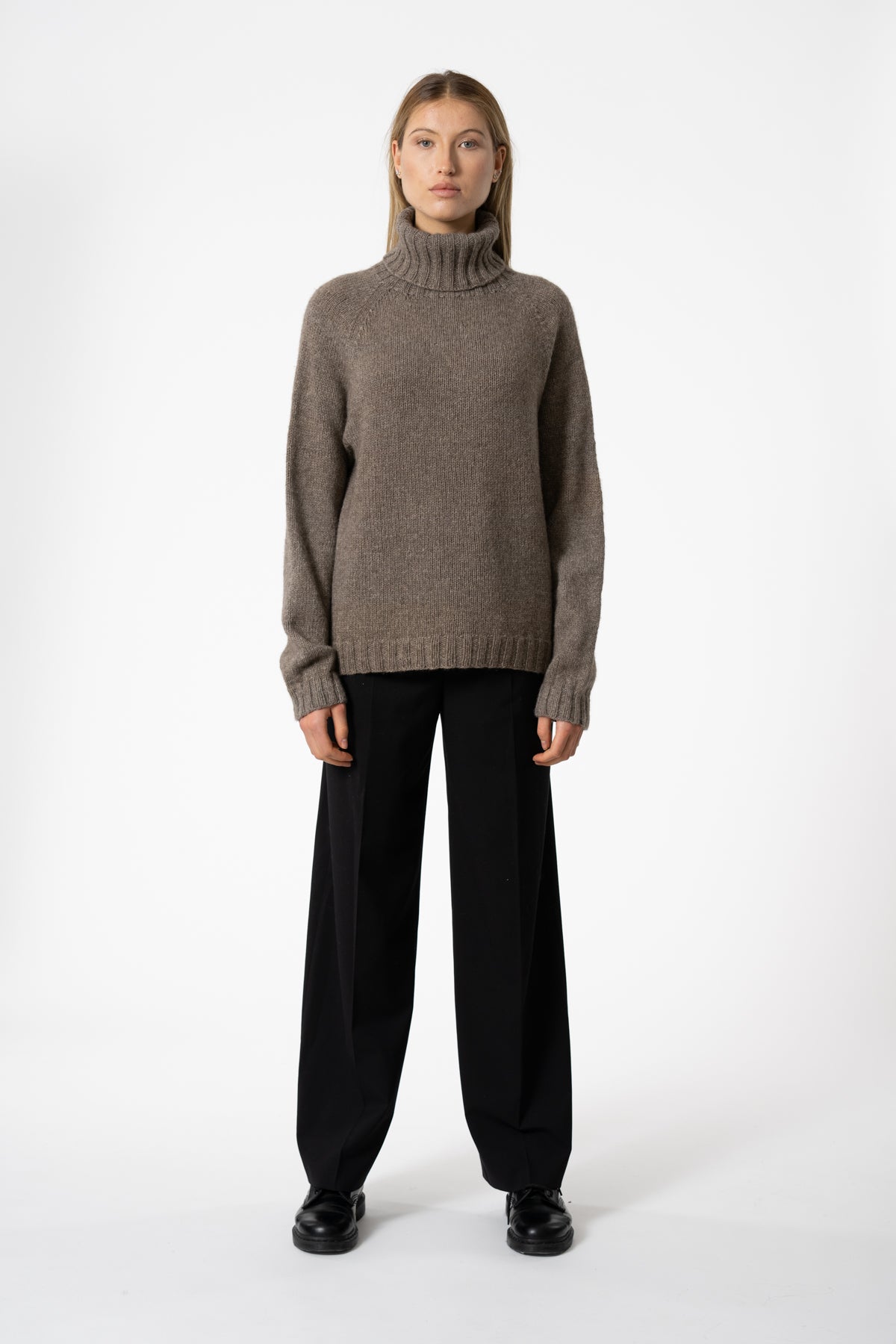 YAK Handknit Turtleneck - Oat Brown