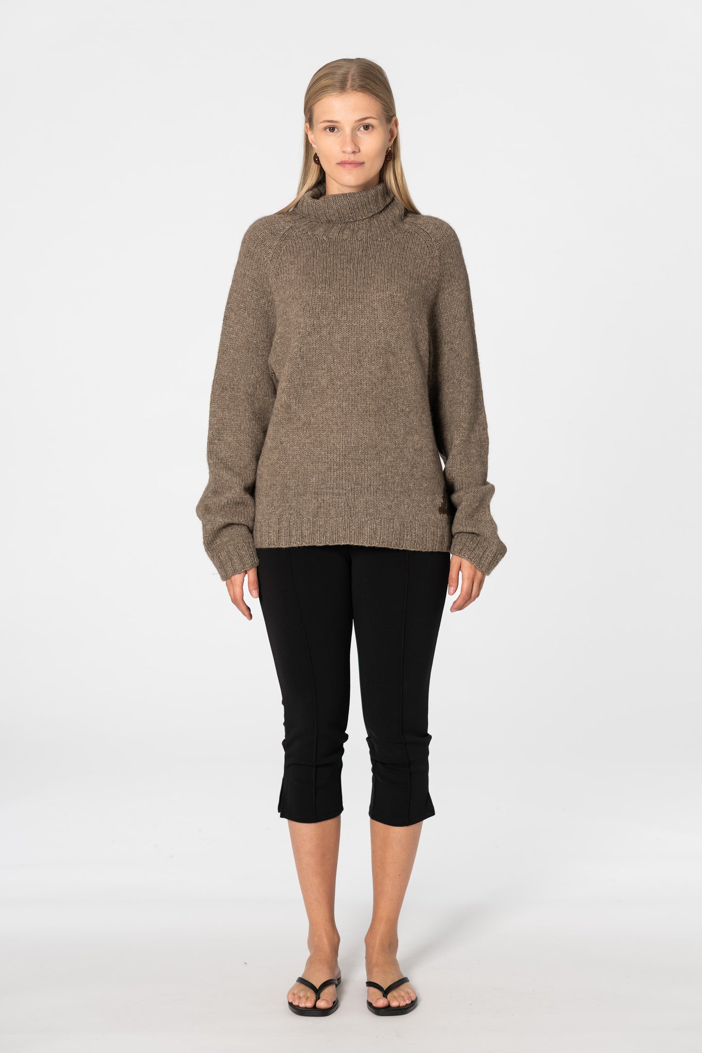 YAK Handknit Turtleneck - Oat Brown